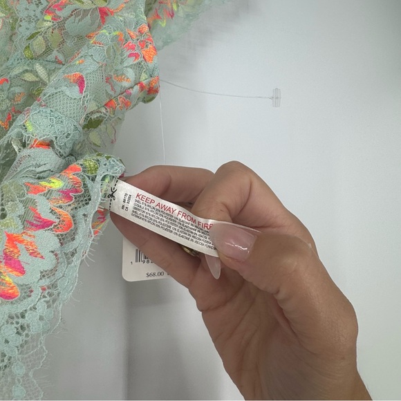 NWT Free People Garden Party Lace Tee in Sprout Green - Picture 8 of 12